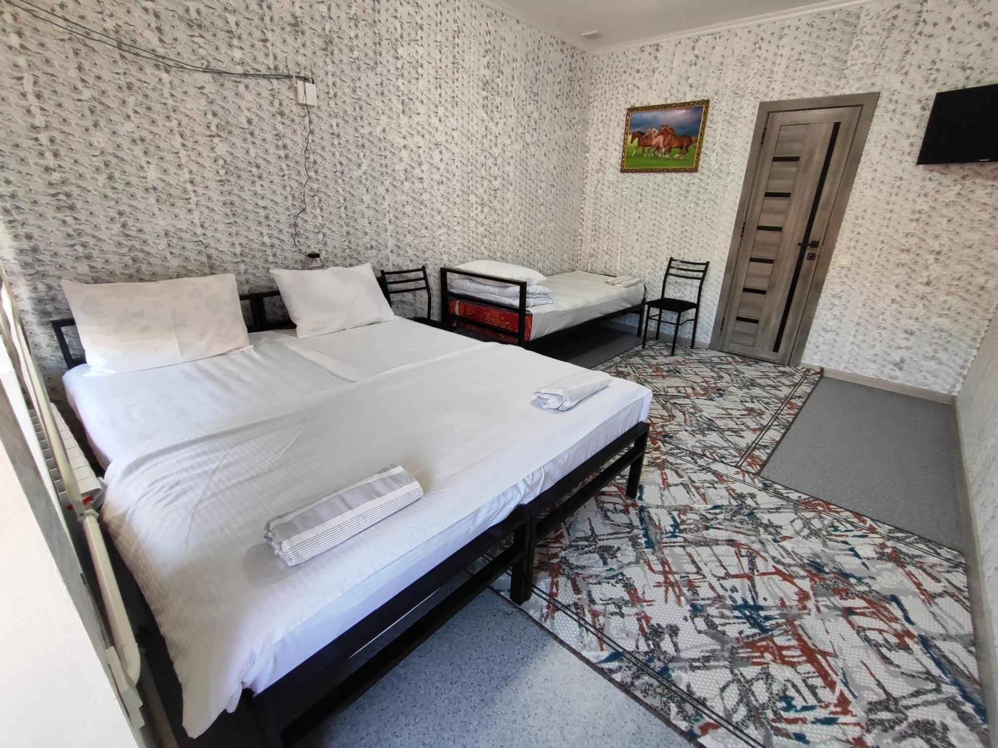 Guest House Sanat Naryn Bagian luar foto